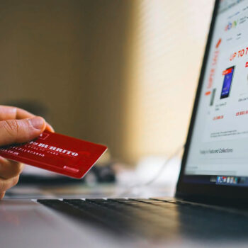 How AI is Revolutionizing Online Shopping